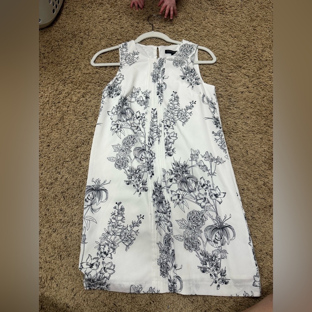Banana Republic Floral Dress in White and Black Size 0P!